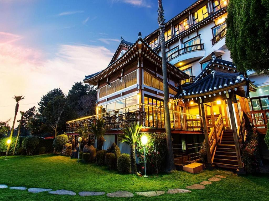 Hallagung Seogwipo Exterior photo