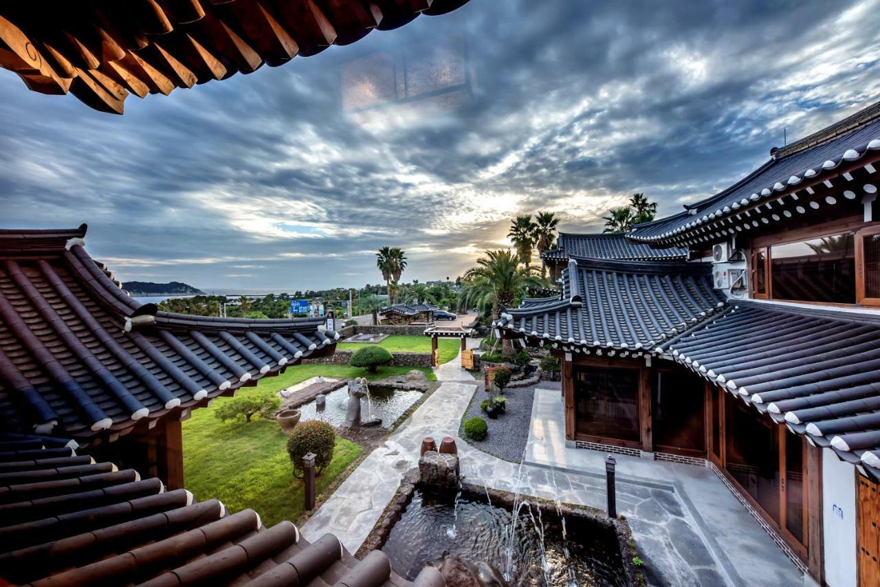 Hallagung Seogwipo Exterior photo
